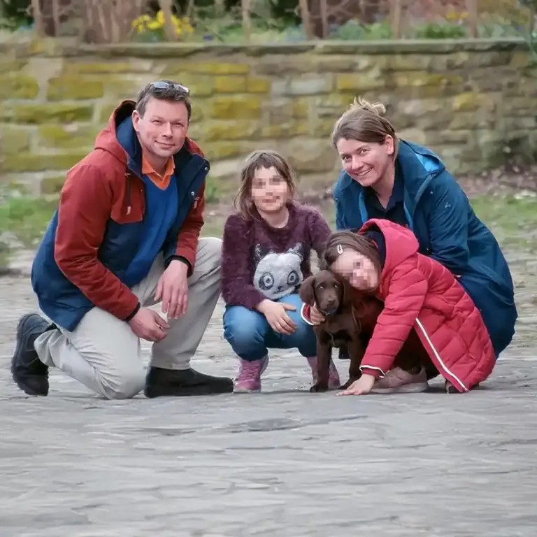 Familie Schwartzkopff mit Kindern und Hund